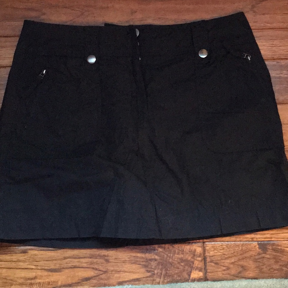 Black skort